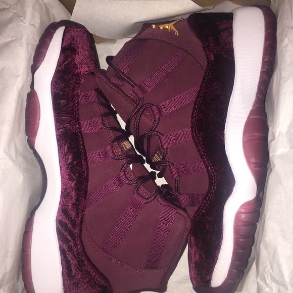 Retro 11 heiress “Velvet” - Picture 1 of 5